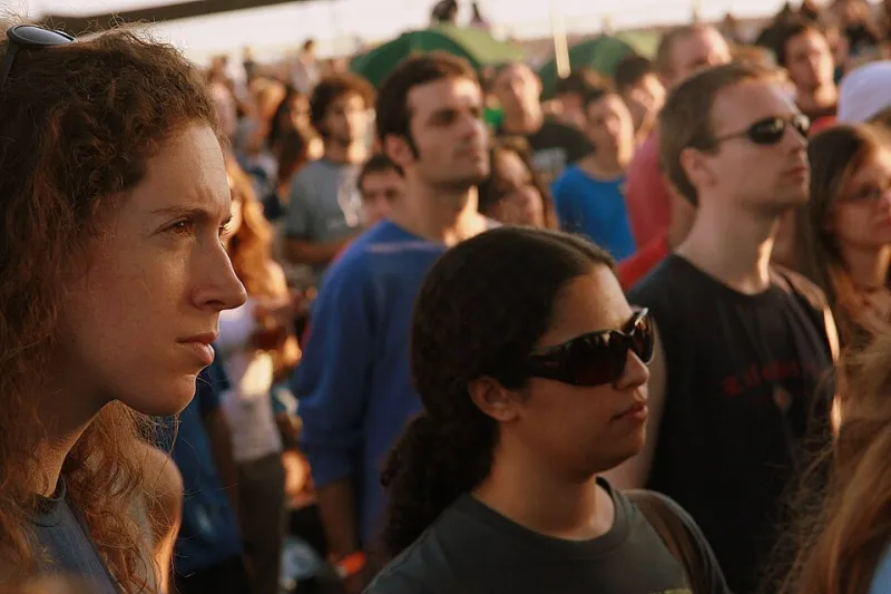 Frozen in a Crowd: The Hidden Psychology That Stops You From Calling 911—And How to Break Through It